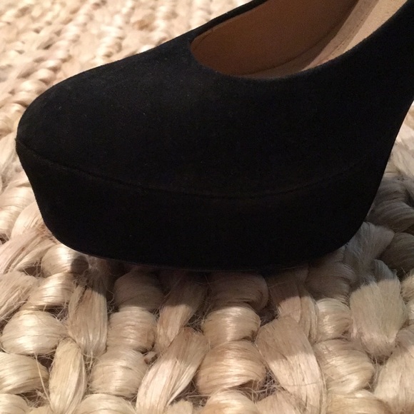 Diane von Furstenberg Black Suede Pumps; Sz 6.5 - Picture 3 of 7